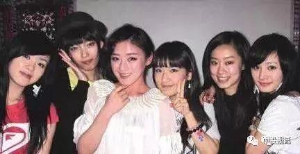 吃瓜娱乐姐妹是谁啊,揭秘“吃瓜娱乐姐妹”背后的神秘人物  第1张